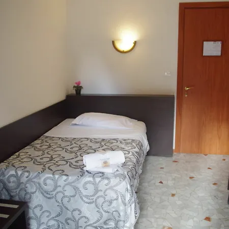 Bed and Breakfast Euro 2*